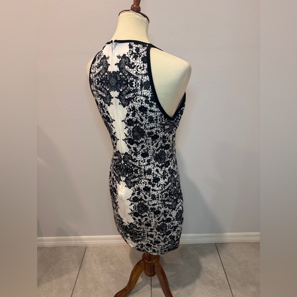 B. Smart Monochrome Lace Mini Dress - Picture 2 of 2